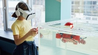 virtual headset girl operating robot