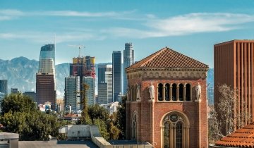 USC, Los Angeles skyline