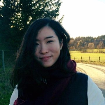 Holly Yi Gao is an MAT-TESOL program alumni who graduated in 2023.