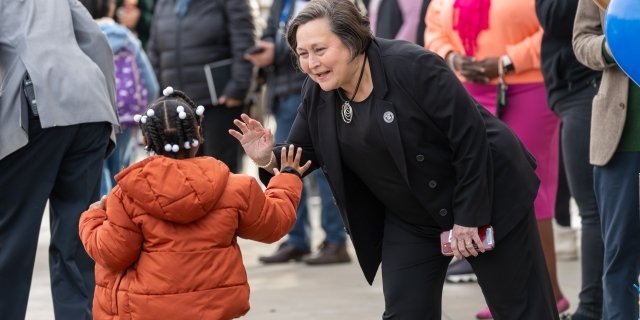 PUSD Superintendent Elizabeth Blanco welcomes Norma Coombs Elementary students back to school after the Eaton Fire. Credit: Photo/Courtesy of KLRN Pasadena