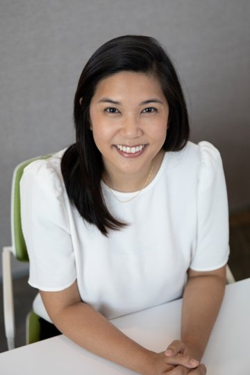 Portrait of Caren Chen.